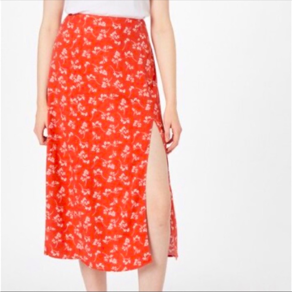 Abercrombie & Fitch red midi skirt with slit. Size XL